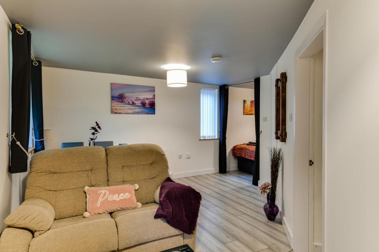 1 Bedroom Swinley Apartment L Free Parking L Wigan Royal Infirmary L Haigh Hall L Central Location Exterior photo